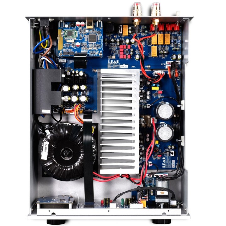 LEAK Stereo 230