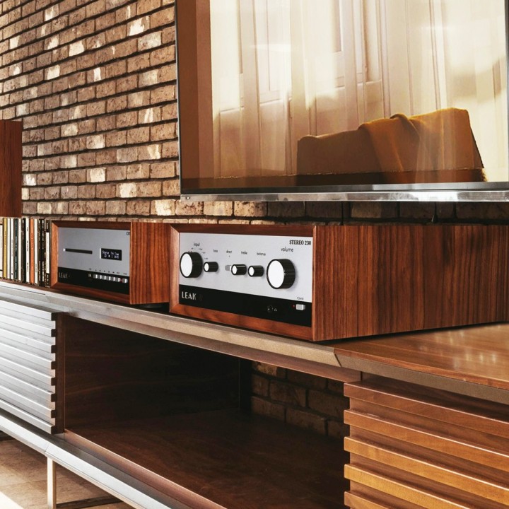 LEAK Stereo 230